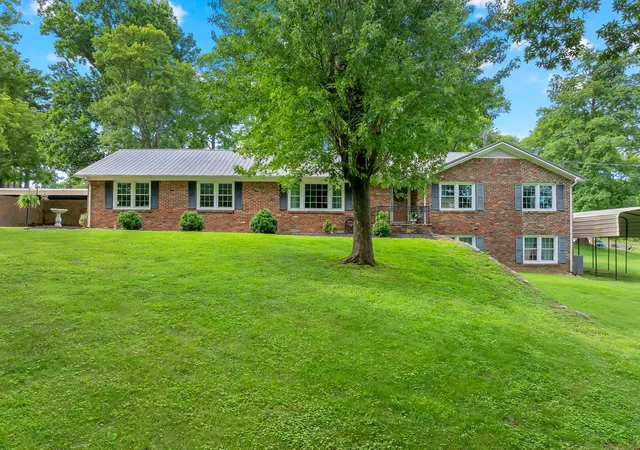 2nd image of 102 Jefferson Dr, Columbia, TN 38401 | MLS# 3287571