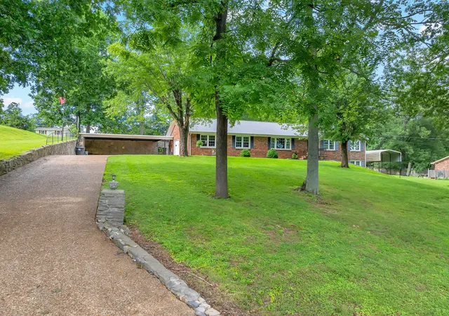 3rd image of 102 Jefferson Dr, Columbia, TN 38401 | MLS# 3287571