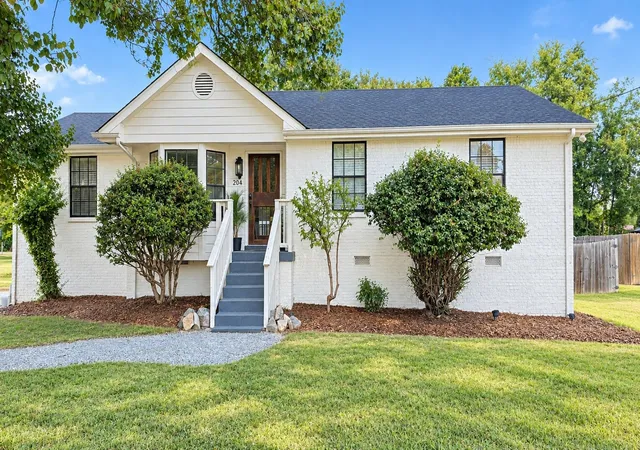 Photo 1 of Single family home for sale at 204 Morganmeade Ct, Nashville, TN 37216 | MLS# 3298133 | Listing updated on 2026-10-01