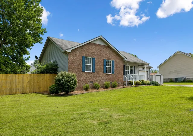 2nd image of 2029 Patricia Dr, Greenbrier, TN 37073 | MLS# 3286007