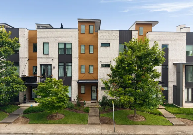 Photo 1 of Townhouse for sale at 321 Garfield St, Nashville, TN 37208 | MLS# 3302544 | Listing updated on 2026-08-20