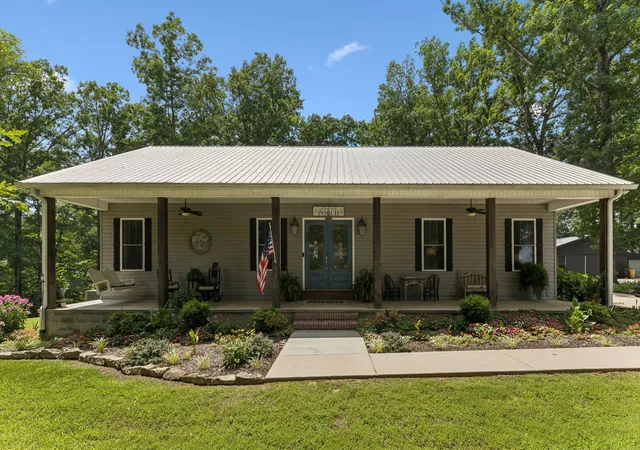 1st image of 1 Lillie Ln, Lawrenceburg, TN 38464 | MLS# 3287952