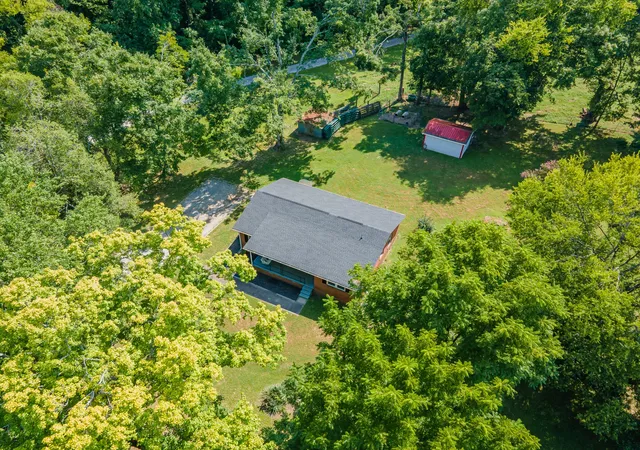 3rd image of 755 Briar Pond Rd, Centerville, TN 37033 | MLS# 3285846