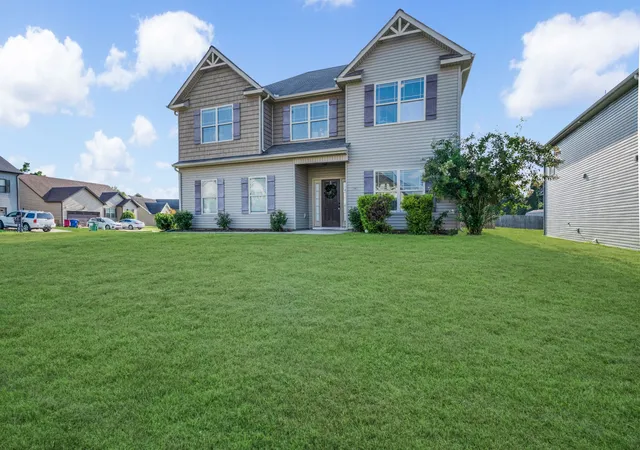 Photo 2 of Single family home for sale at 129 Irishman Way, Clarksville, TN 37042 | MLS# 3285822 | Listing updated on 2026-10-10