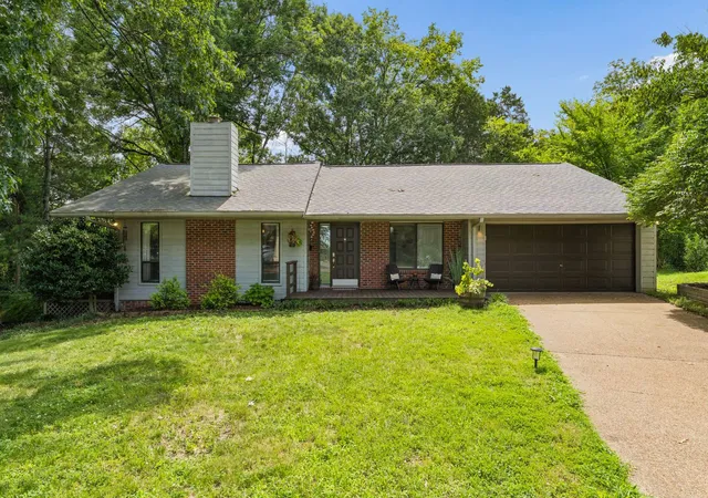 Photo 2 of Single family home for sale at 2601 Mesa Dr, Nashville, TN 37217 | MLS# 3285930 | Listing updated on 2026-08-20