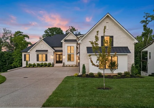 Photo 2 of Mansion for sale at 342 Raintree Dr, Hendersonville, TN 37075 | MLS# 3285920 | Listing updated on 2026-10-05