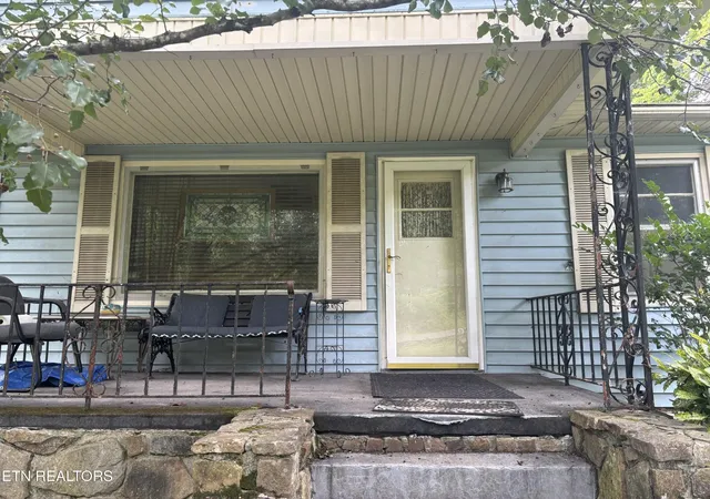 4th image of 2119 Maple Dr, Knoxville, TN 37918 | MLS# 3285968