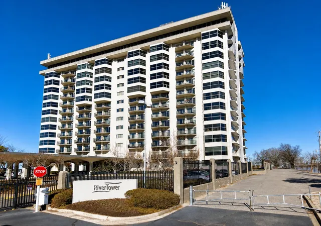 1st image of 655 S Riverside Dr #204, Memphis, TN 38103 | MLS# 3288588