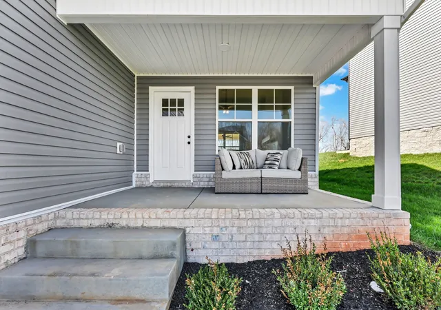 Photo 2 of Sale Pending at 304 Cardinal Crk, Clarksville, TN 37040 | MLS# 3305316 | Listing updated on 2026-09-02