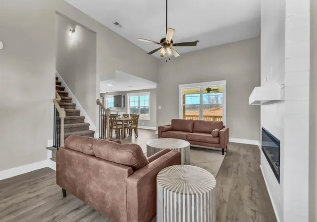 Photo 3 of Sale Pending at 304 Cardinal Crk, Clarksville, TN 37040 | MLS# 3305316 | Listing updated on 2026-09-02