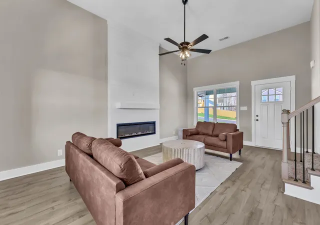 Photo 3 of Sale Pending at 304 Cardinal Crk, Clarksville, TN 37040 | MLS# 3305316 | Listing updated on 2026-09-02