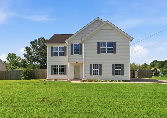 Single family home for sale at 1239 California Dr, Murfreesboro, TN 37129 | MLS# 3286029