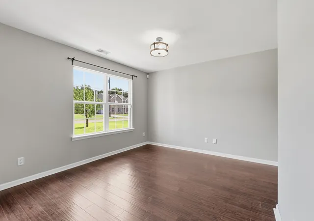 Photo 2 of Single family home for sale at 1239 California Dr, Murfreesboro, TN 37129 | MLS# 3286029 | Listing updated on 2026-10-08