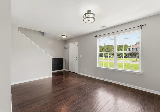 Photo 3 of Single family home for sale at 1239 California Dr, Murfreesboro, TN 37129 | MLS# 3286029 | Listing updated on 2026-10-08