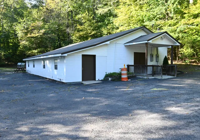 2nd image of 2222 Waynesboro Hwy, Hohenwald, TN 38462 | MLS# 3285996