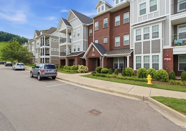 3rd image of 2000 Shadow Grn Dr, Franklin, TN 37064