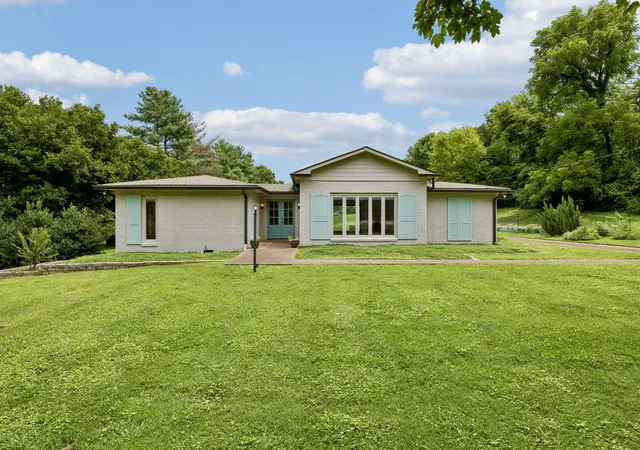 Photo 1 of Single family home for sale at 702 Wilson Pike, Brentwood, TN 37027 | MLS# 3286217 | Listing updated on 2026-10-01