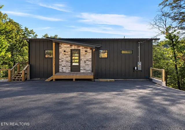 Photo 1 of Single family home for sale at 1731 Blf Ridge Rd, Sevierville, TN 37876 | MLS# 3544465 | Listing updated on 2026-10-13