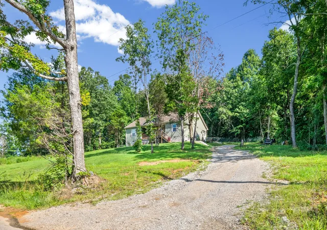 Photo 3 of Single family home for sale at 1380 Clay Cole Rd, Elkton, KY 42220 | MLS# 3287771 | Listing updated on 2026-07-17