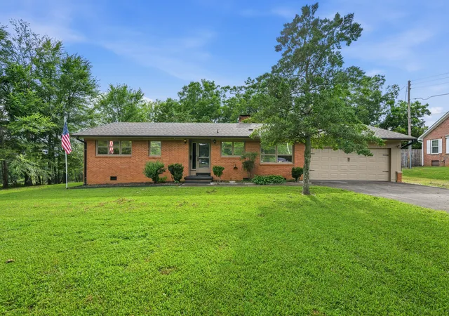 2nd image of 783 N Broad St, Lexington, TN 38351 | MLS# 3287565