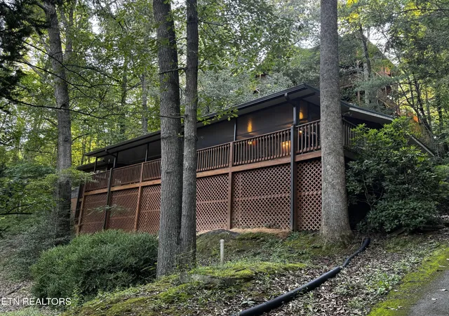 Photo 1 of Single family home for sale at 530 Parton Dr, Gatlinburg, TN 37738 | MLS# 3539571 | Listing updated on 2026-09-03