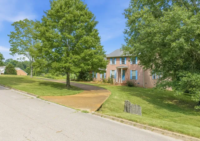 1st image of 435 Lakeshore Dr, Lexington, TN 38351 | MLS# 3287593