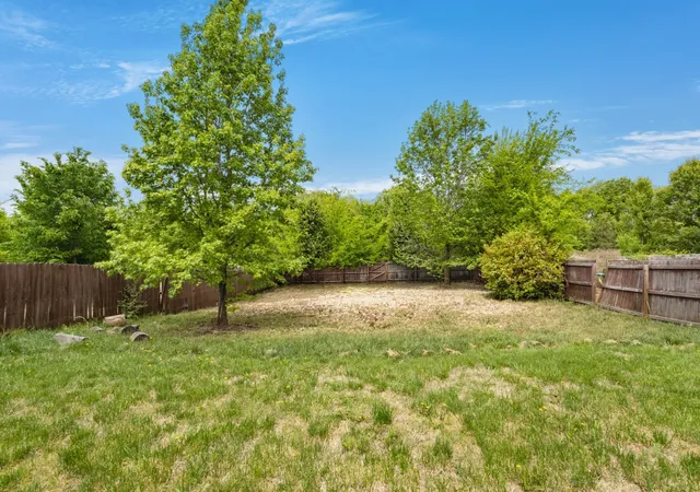 Photo 31 of Single family home for sale at 557 Oakmont Dr, Clarksville, TN 37042 | MLS# 3287614 | Listing updated on 2026-09-13
