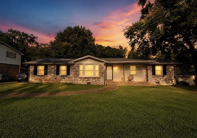 Photo 2 of Single family home for sale at 107 Gayle Dr, Old Hickory, TN 37138 | MLS# 3319064 | Listing updated on 2026-09-05