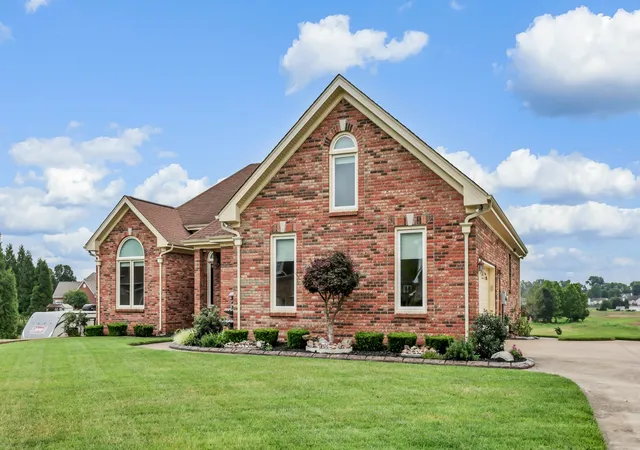 Photo 2 of Single family home for sale at 4267 N Woodstock Dr, Clarksville, TN 37040 | MLS# 3305702 | Listing updated on 2026-08-14