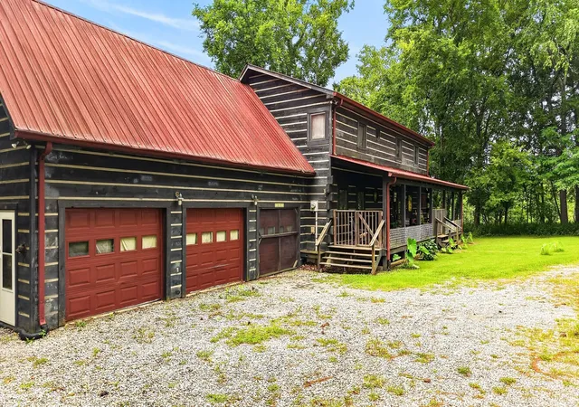 Photo 3 of Single family home for sale at 1060 Martha Ln, Gallatin, TN 37066 | MLS# 3512475 | Listing updated on 2026-09-15