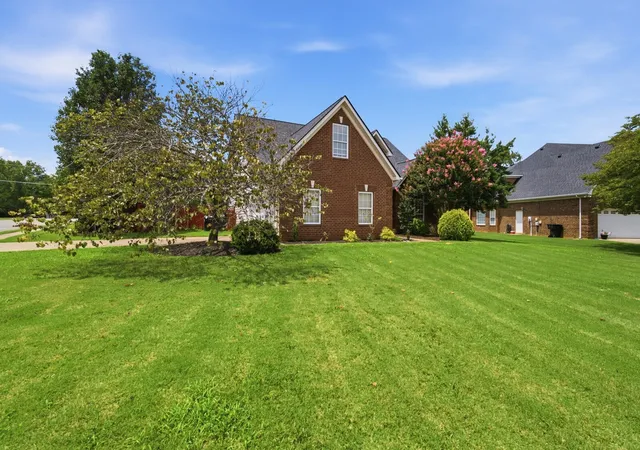 Photo 1 of Single family home for sale at 4703 Scottish Dr, Murfreesboro, TN 37128 | MLS# 3305171 | Listing updated on 2026-09-24