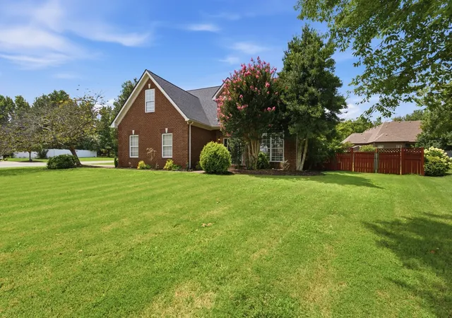 Photo 2 of Single family home for sale at 4703 Scottish Dr, Murfreesboro, TN 37128 | MLS# 3305171 | Listing updated on 2026-09-24