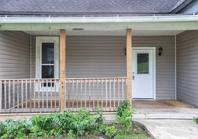 Photo 3 of Single family home for sale at 724 W Main St, Watertown, TN 37184 | MLS# 3287870 | Listing updated on 2026-09-26