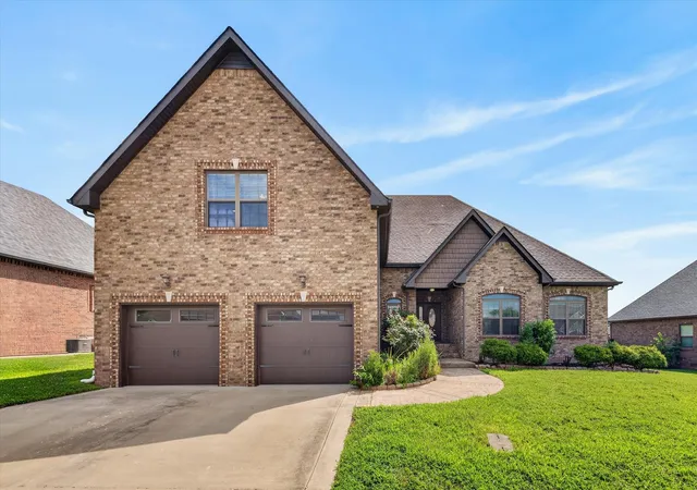 Photo 2 of Single family home for sale at 140 Summer Ter Ln, Clarksville, TN 37040 | MLS# 3287872 | Listing updated on 2026-09-04