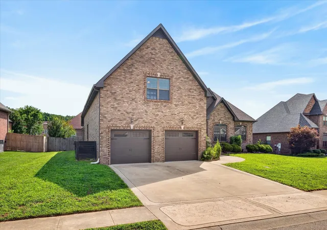 Photo 3 of Single family home for sale at 140 Summer Ter Ln, Clarksville, TN 37040 | MLS# 3287872 | Listing updated on 2026-09-04