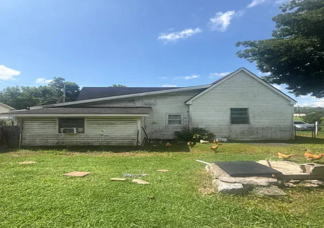 1st image of 124 E 2nd St, Jasper, TN 37347 | MLS# 3287911