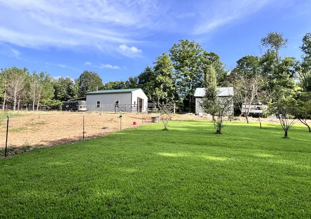 Photo 3 of Single family home for sale at 111 Gus Wallace Rd, Bumpus Mills, TN 37028 | MLS# 3298151 | Listing updated on 2026-09-21