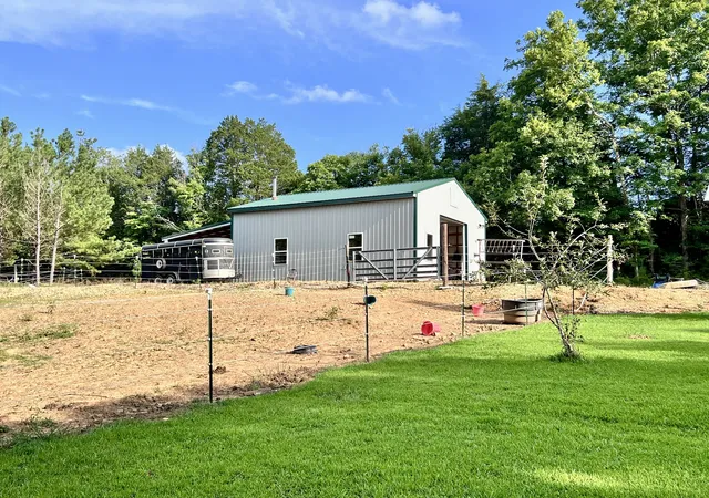 Photo 4 of Single family home for sale at 111 Gus Wallace Rd, Bumpus Mills, TN 37028 | MLS# 3298151 | Listing updated on 2026-09-21