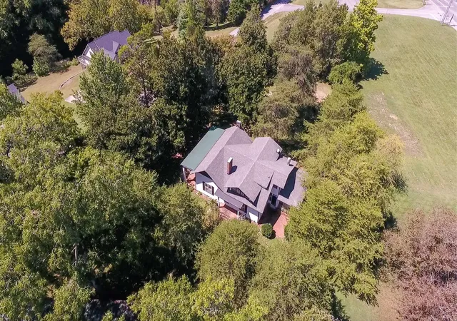 Photo 4 of Single family home for sale at 219 Old Ml Rd, Winchester, TN 37398 | MLS# 3288006 | Listing updated on 2026-09-04