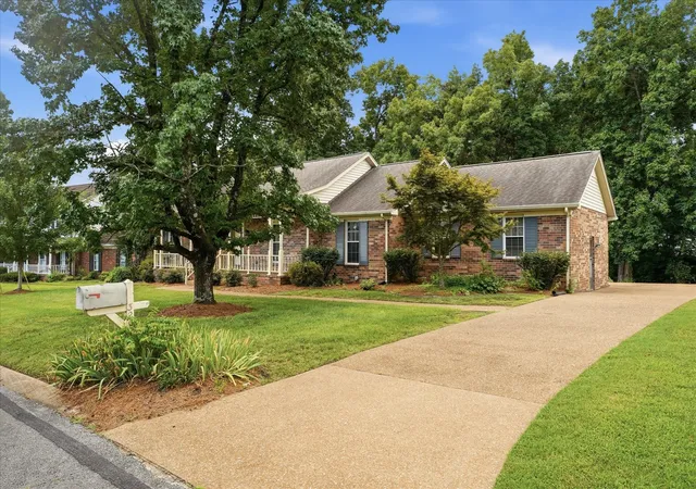 Photo 3 of Sale Pending at 3204 Brookmont Cir, Antioch, TN 37013 | MLS# 3288008 | Listing updated on 2026-10-03
