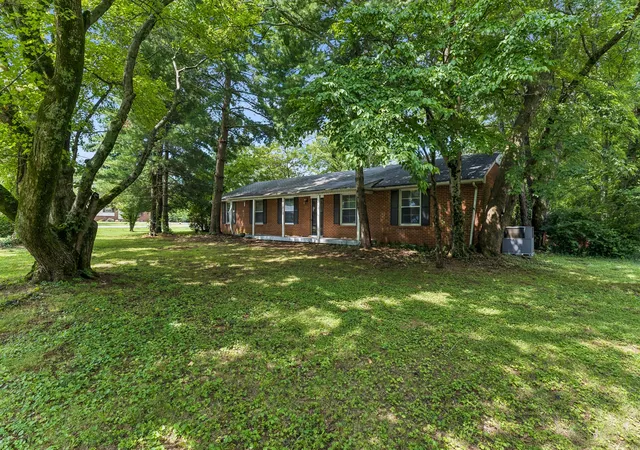 2nd image of 1810 Foxdale Dr, Murfreesboro, TN 37130 | MLS# 3302287