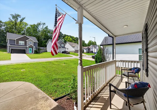 Photo 4 of Single family home for sale at 489 Woodtrace Dr, Clarksville, TN 37042 | MLS# 3288208 | Listing updated on 2026-10-22