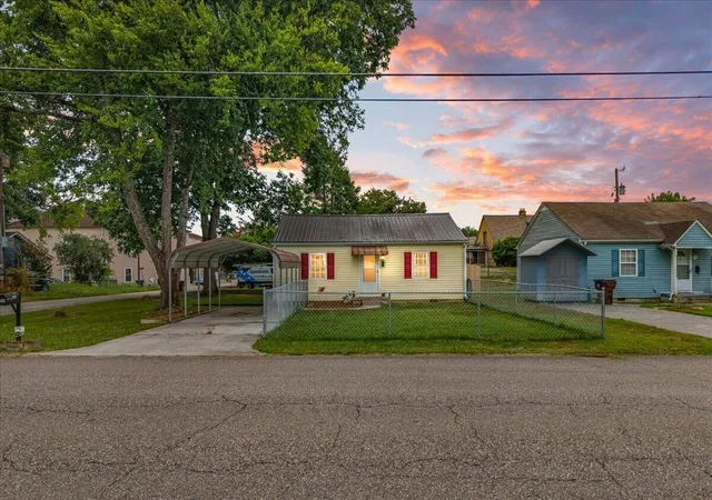 1st image of 569 Monroe Street, Madisonville, TN 37354 | MLS# 3288021