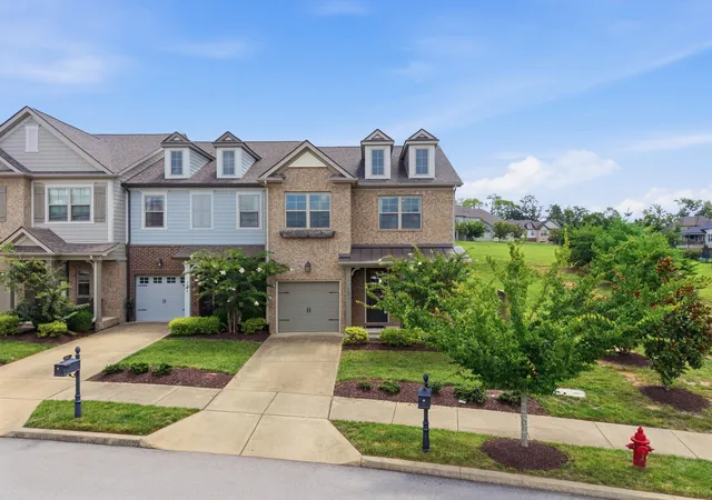 Photo 3 of Townhouse for sale at 3008 Sassafras Ln, Thompsons Station, TN 37179 | MLS# 3305665 | Listing updated on 2026-09-01
