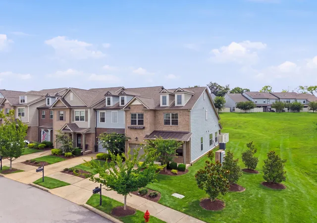 Photo 4 of Townhouse for sale at 3008 Sassafras Ln, Thompsons Station, TN 37179 | MLS# 3305665 | Listing updated on 2026-09-01