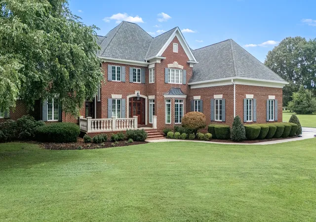 Photo 3 of Single family home for sale at 100 Kings Ln, Tullahoma, TN 37388 | MLS# 3305104 | Listing updated on 2026-09-01