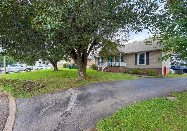 1st image of 1324 Sunnybrooke Ct, Pulaski, TN 38478 | MLS# 3288096