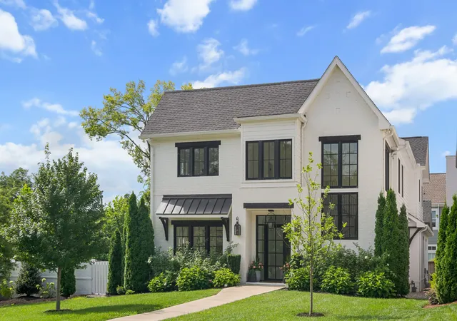 2nd image of 1715 Hillmont Dr, Nashville, TN 37215 | MLS# 3306183