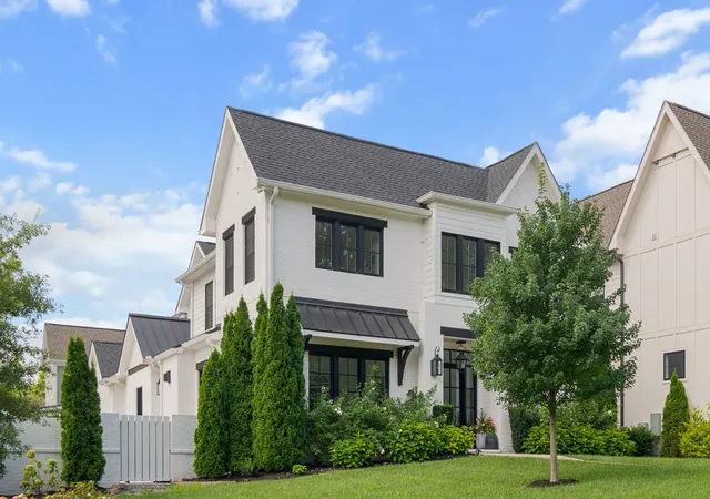 Photo 3 of Single family home for sale at 1715 Hillmont Dr, Nashville, TN 37215 | MLS# 3306183 | Listing updated on 2026-09-01