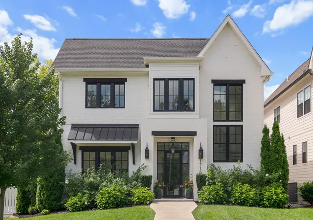 Photo 3 of Single family home for sale at 1715 Hillmont Dr, Nashville, TN 37215 | MLS# 3306183 | Listing updated on 2026-09-01